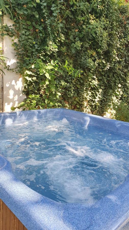 Le 4 Feuilles En.Camargue Hotel Bernis Ngoại thất bức ảnh